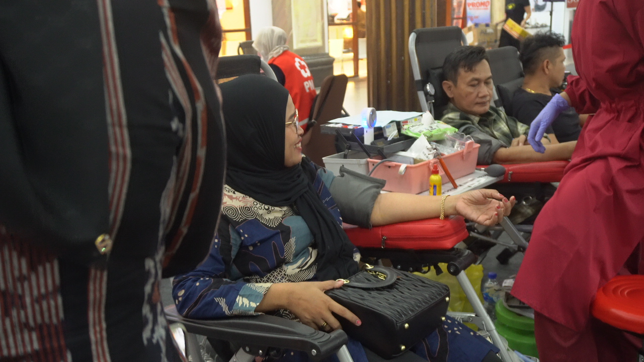 Donor Darah, Give Blood Give Love - Photo 5