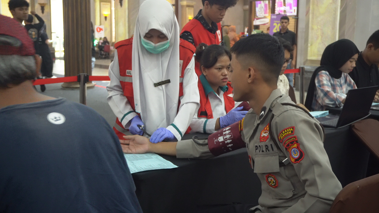 Donor Darah, Give Blood Give Love - Photo 8
